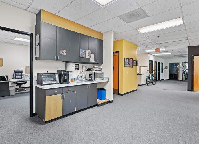 More Photos Of 1230 Avenida Chelsea, Vista Warehouse For Lease