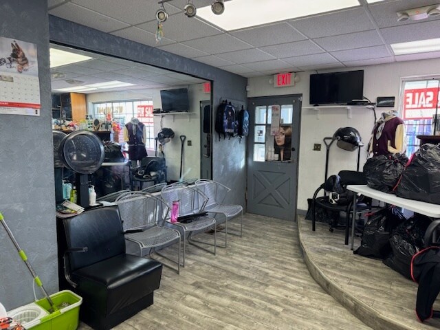 More Photos Of 78 W Walton Blvd, Pontiac Office For Sale