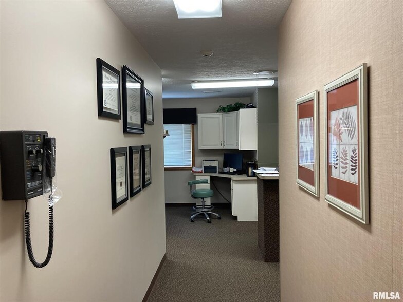 More Photos Of 112 Main, Goreville Healthcare For Sale