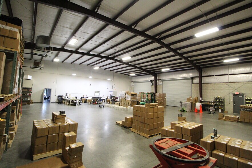 More Photos Of 2023 59th Ter E, Bradenton Warehouse For Lease