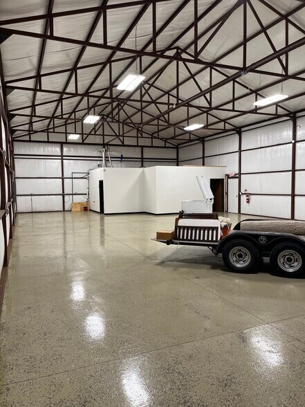 More Photos Of 11305 N Western Ave, Oklahoma City Warehouse For Sale