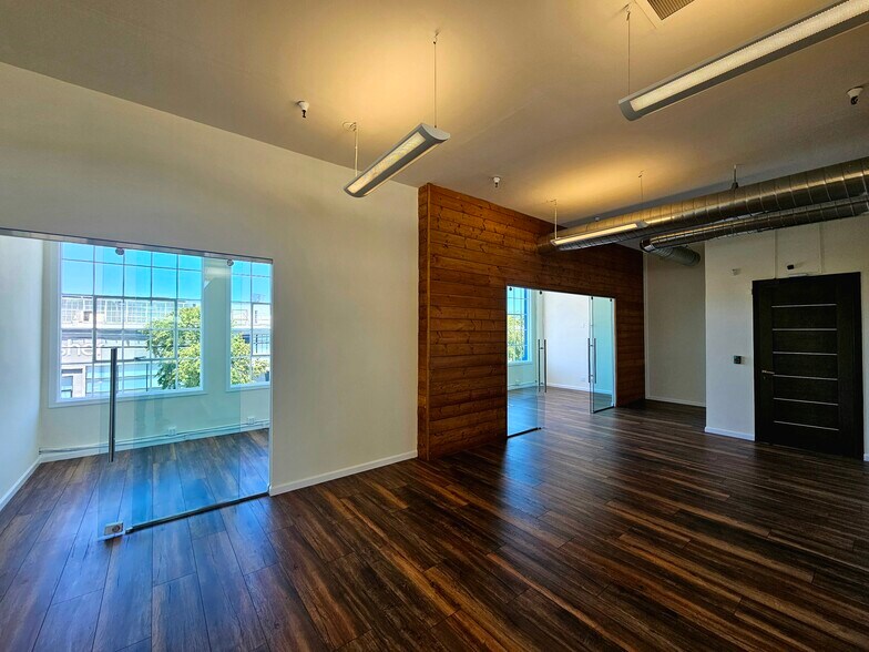 More Photos Of 1311-1425 63rd St, Emeryville Distribution For Lease