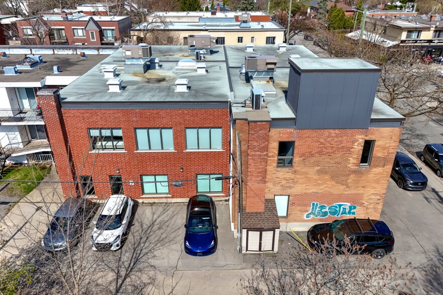 More Photos Of 1474 Rue Fleury E, Montréal Office For Sale
