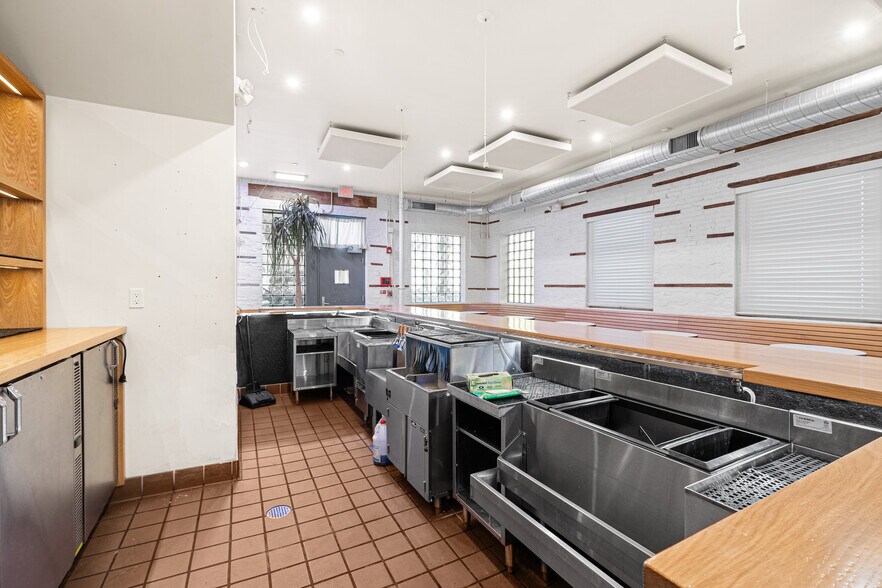 More Photos Of 1647 N 2nd St, Philadelphia Restaurant For Sale