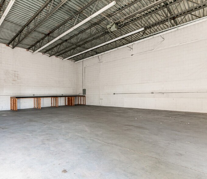 More Photos Of 1175 W 500 N, Centerville Showroom For Lease