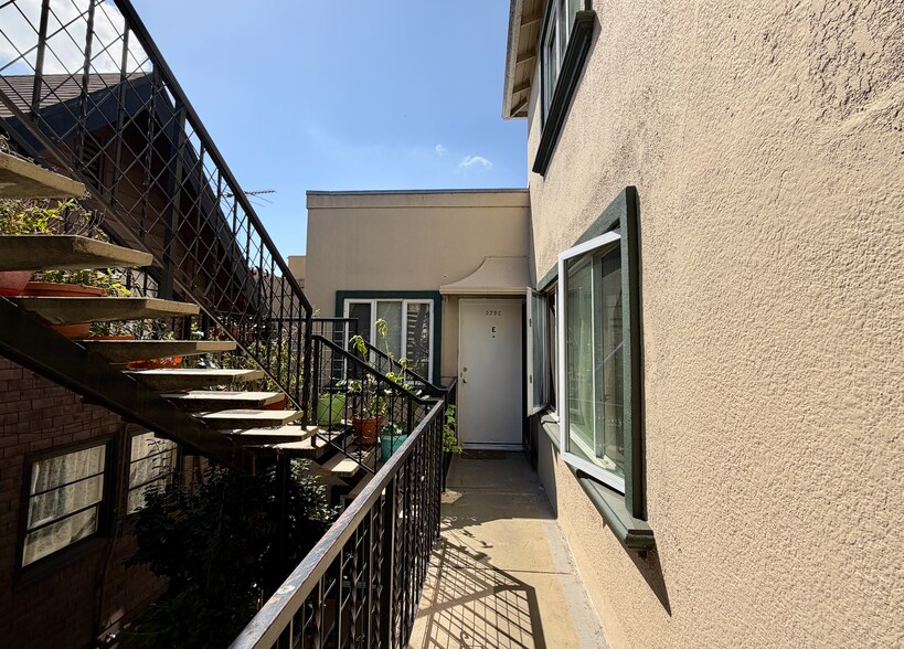 More Photos Of 539 Mandana Blvd, Oakland Apartments For Sale