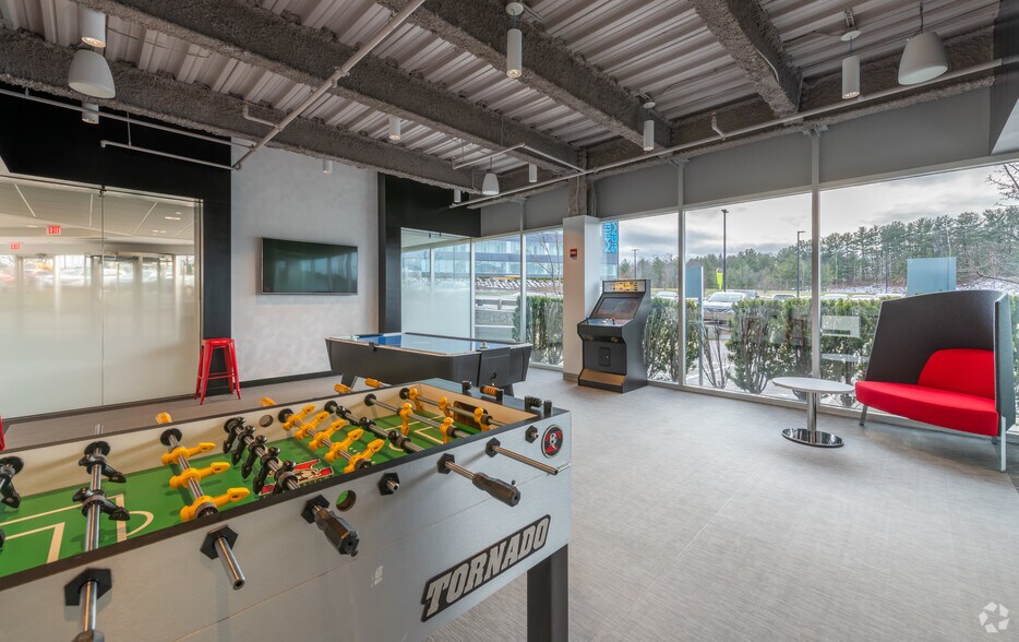 More Photos Of 200 Summit Dr, Burlington Office For Lease