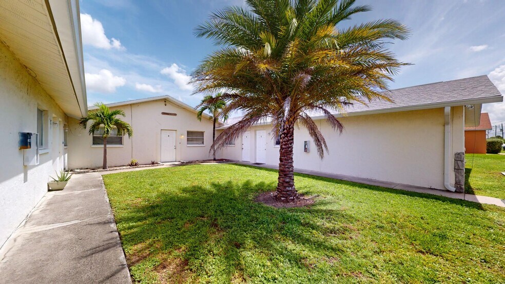 More Photos Of 403 Hancock Bridge Pkwy, Cape Coral Apartments For Sale