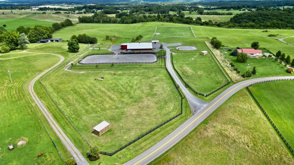 More Photos Of 3476 Fairview Rd, Lewisburg Specialty For Sale