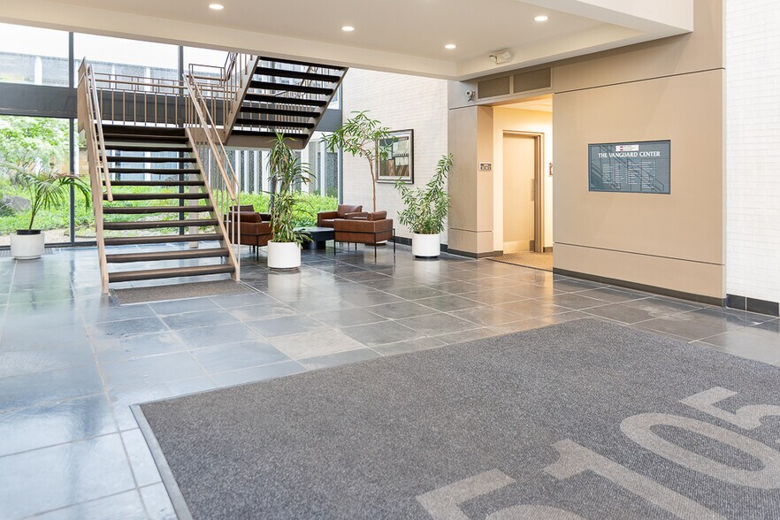 More Photos Of 5105 Tollview Dr, Rolling Meadows Office For Lease