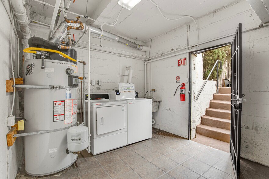 More Photos Of 1430 Elm Ave, Long Beach Apartments For Sale
