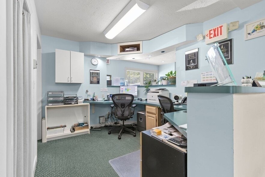 More Photos Of 258 Edgartown Vineyard Haven Rd, Edgartown Medical For Sale