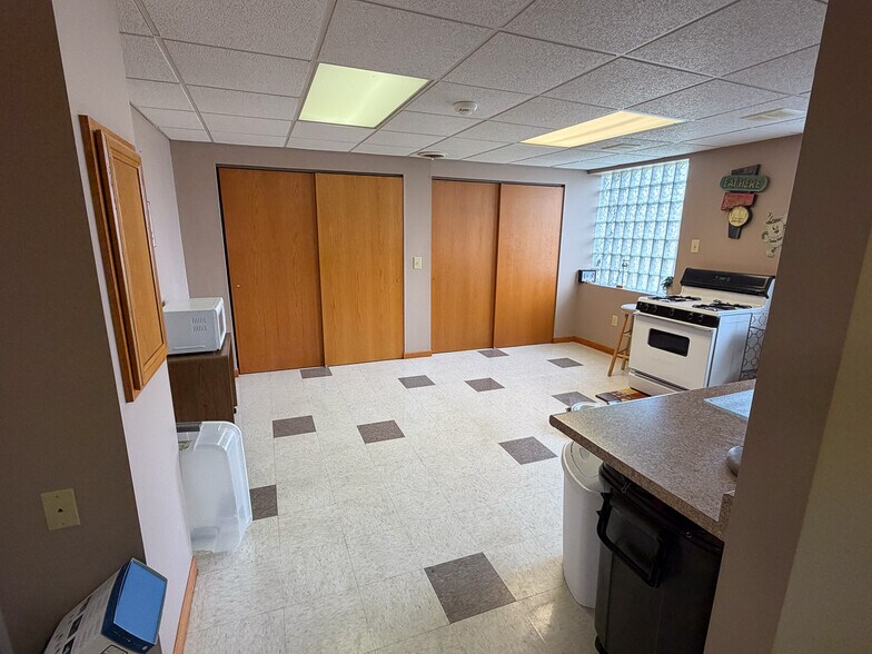 More Photos Of 7304 Wales Ave NW, Canton Office For Sale