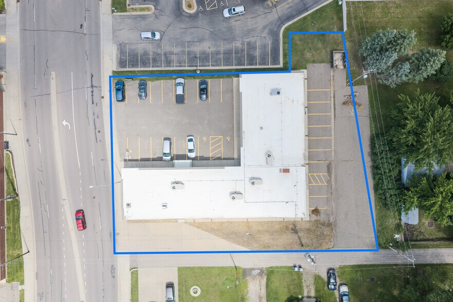 More Photos Of 30 25th Ave S, Saint Cloud Storefront Retail Office For Sale