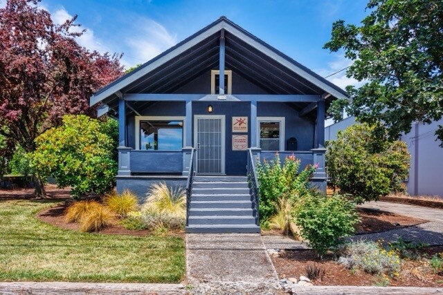 More Photos Of 2105 SE Ochoco St, Portland Office For Sale