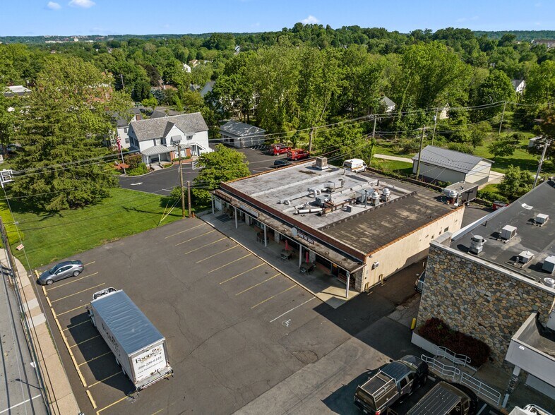 More Photos Of 513-519 Germantown Pike, Lafayette Hill Storefront For Lease