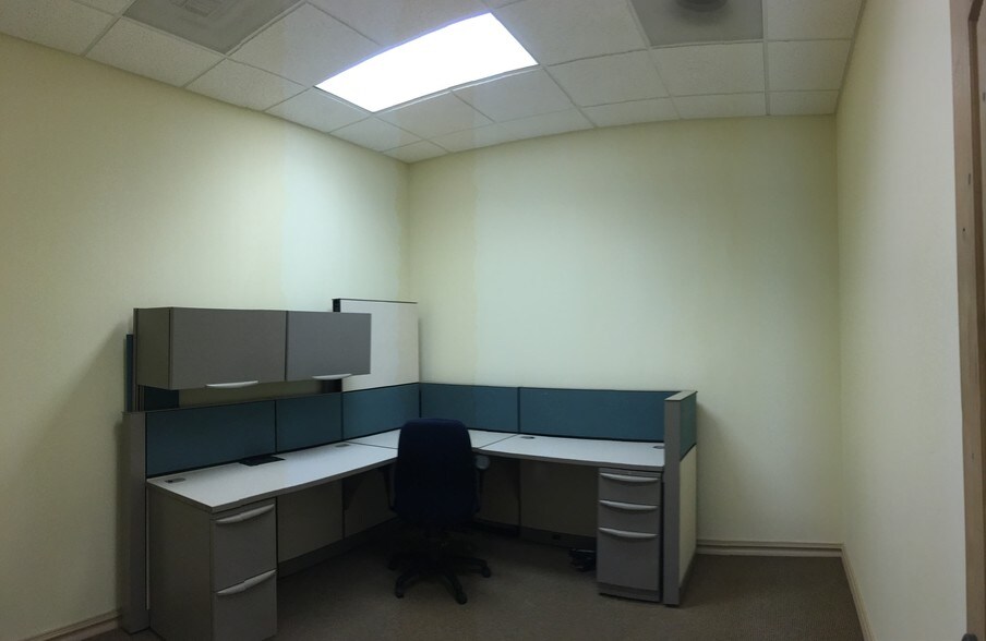 More Photos Of 5974 Silver Springs Dr, El Paso Office For Lease
