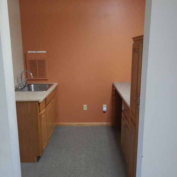 More Photos Of 8265 179th St NW, Clearwater Loft Creative Space For Lease