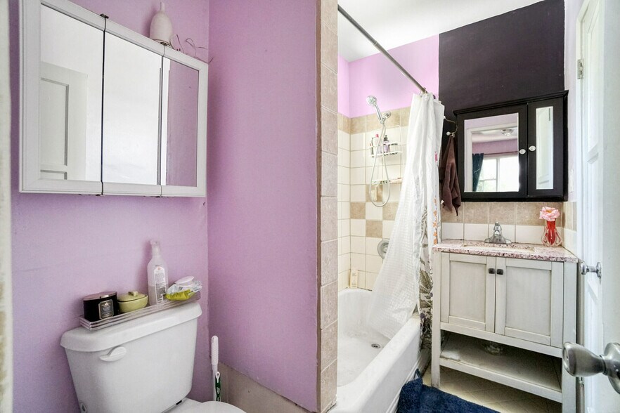More Photos Of 2045 Penmar Ave, Venice Apartments For Sale