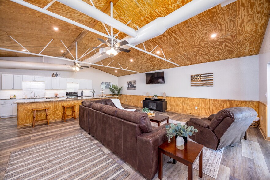 More Photos Of 12625 Sandpiper Rd, Thackerville Specialty For Sale