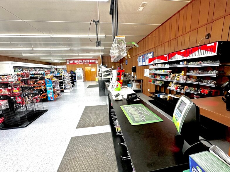 More Photos Of 5728 McCoy Rd, Blacksburg Warehouse For Sale