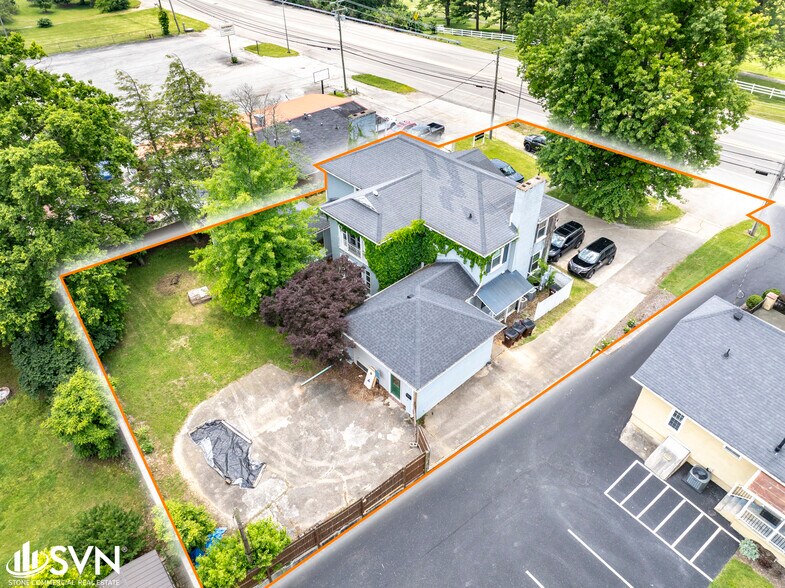 More Photos Of 1419 Lexington Rd, Richmond Office For Sale