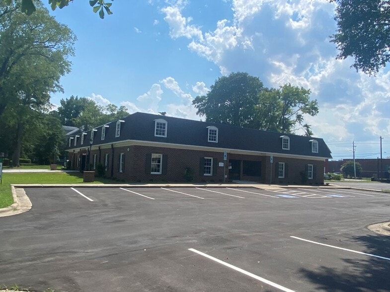 More Photos Of 310 Dick St, Fayetteville Office For Lease