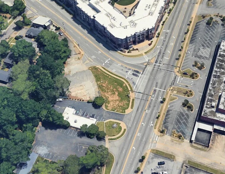 More Photos Of 13 Wade Hampton Blvd, Greenville Land For Lease