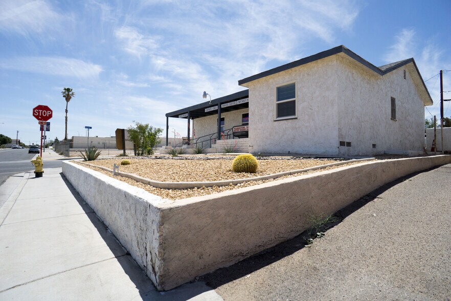 More Photos Of 128 E Buena Vista St, Barstow Office For Lease