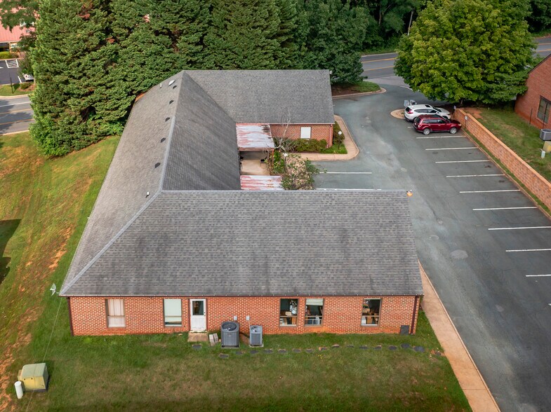 More Photos Of 3040 Berkmar Dr, Charlottesville Medical For Lease