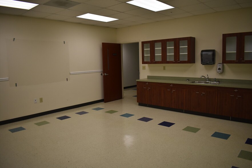 More Photos Of 8084 Rivers Ave, North Charleston Medical For Lease