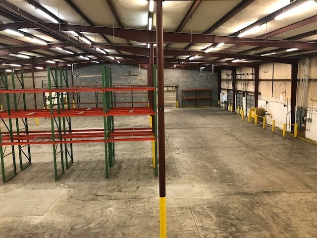 More Photos Of 2709 Walkup Ave, Monroe Warehouse For Lease