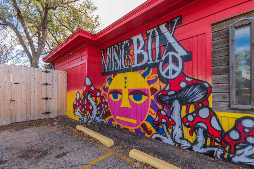 More Photos Of 907 S Madison St, Amarillo Storefront Retail Residential For Sale