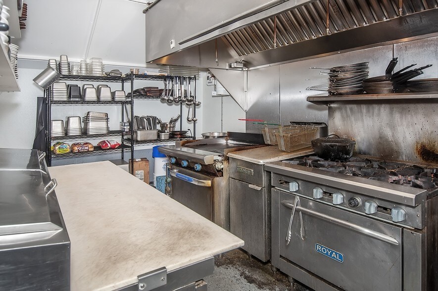 More Photos Of 4660 SE Highway 101, Lincoln City Restaurant For Sale