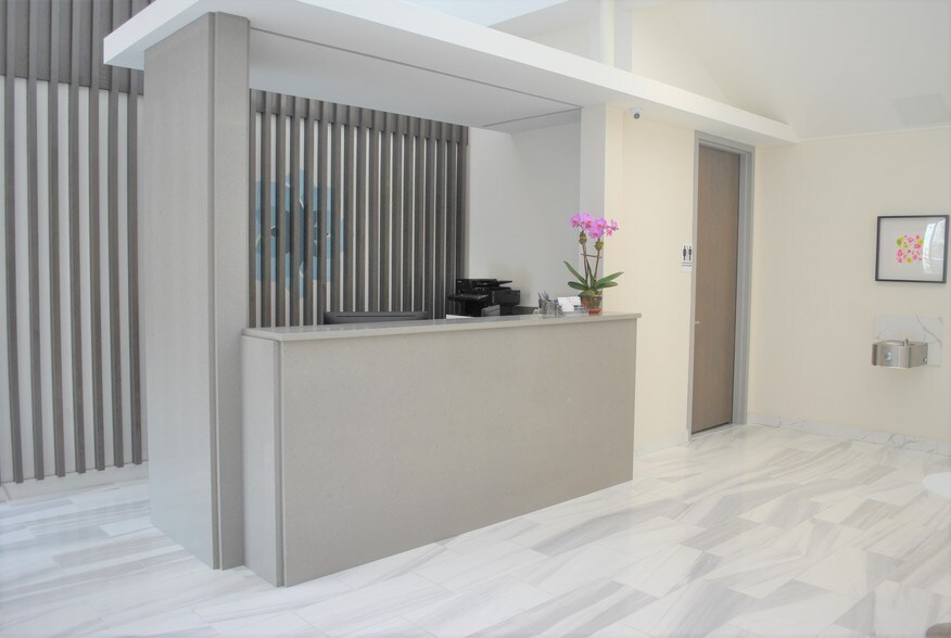 More Photos Of 100 Putnam Grn, Greenwich Office For Sale