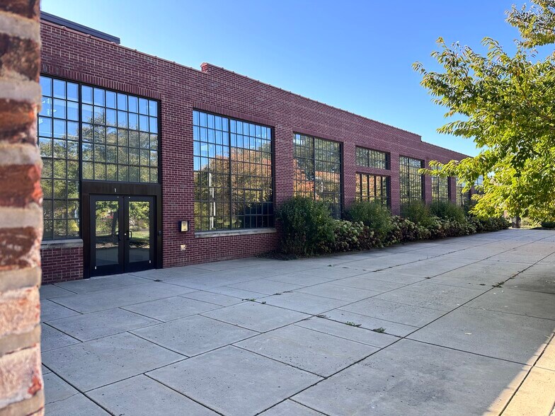 More Photos Of 2450 W Hunting Park Ave, Philadelphia Unknown For Lease