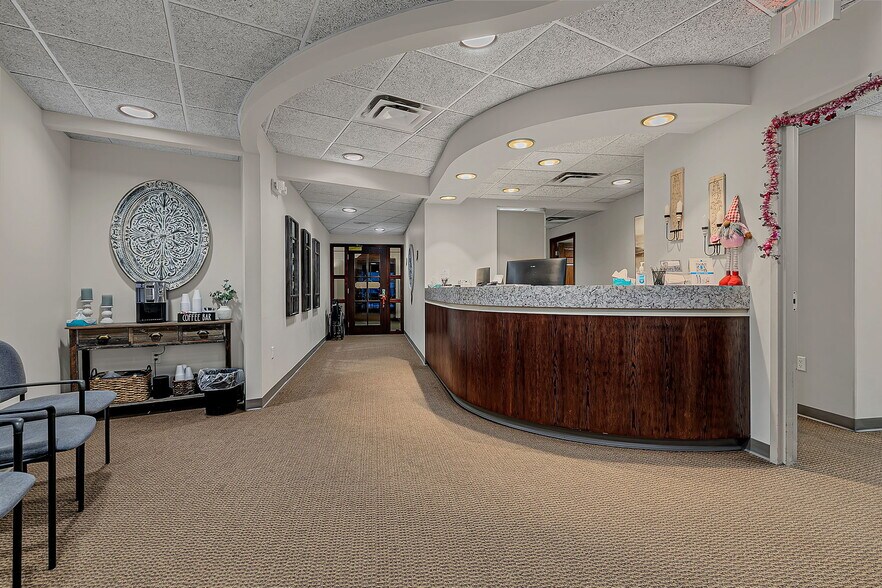 More Photos Of 1511 Northway Dr, Saint Cloud Medical For Sale