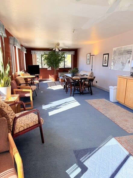 More Photos Of 380 W Main St, Escalante Hotel For Sale