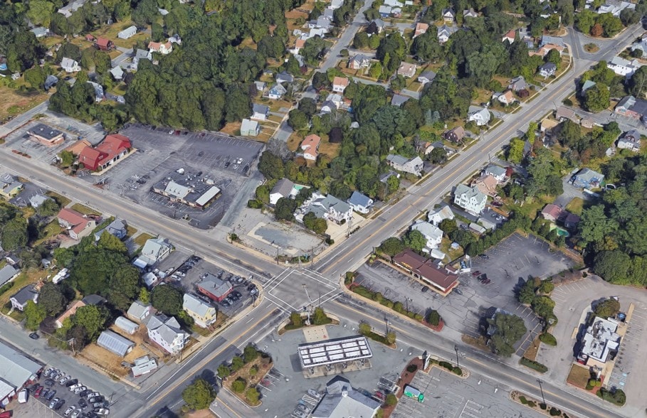 Primary Photo Of 769 Bedford St, Whitman Restaurant For Lease