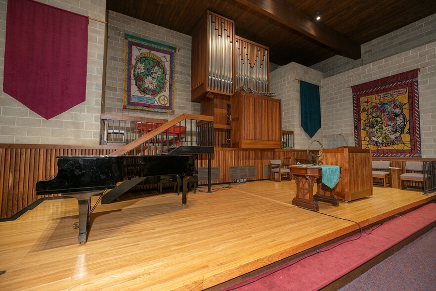 More Photos Of 1727 Walden Ln SW, Rochester Religious Facility For Sale