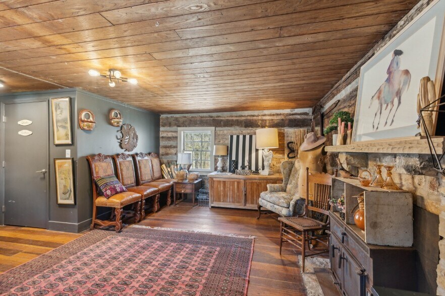 More Photos Of 1760 Fairview Blvd, Fairview General Retail For Sale