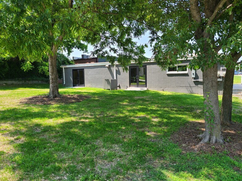 More Photos Of 12-16 S Pine St, Wendell General Retail For Sale