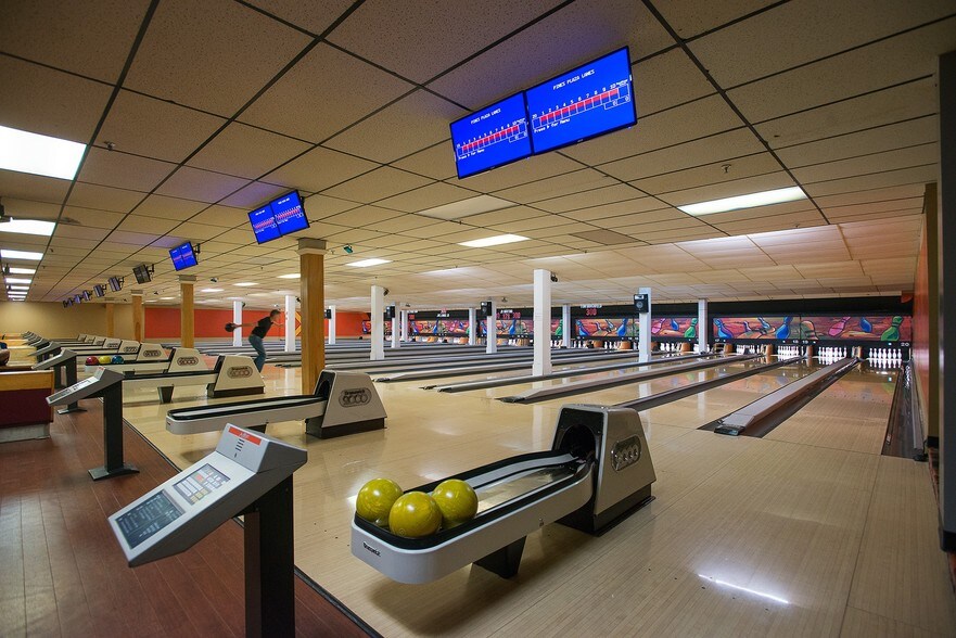 More Photos Of 1130 Perry Hwy, Pittsburgh Unknown For Lease