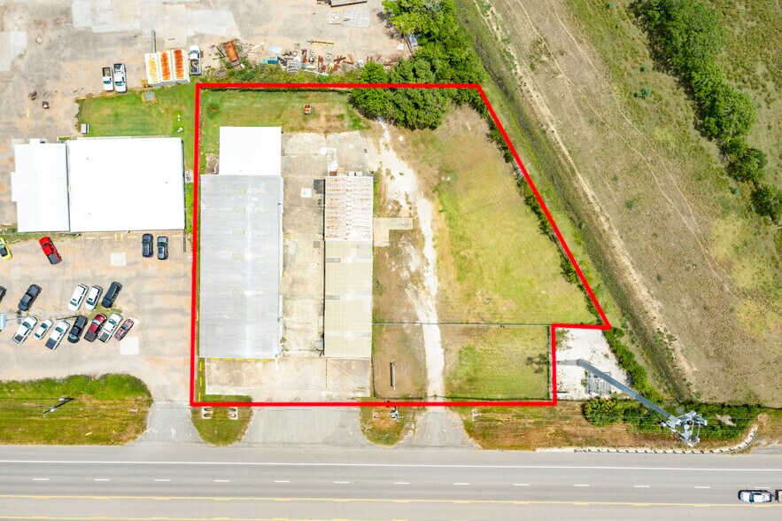 More Photos Of 6322 E Highway 332, Freeport Warehouse For Sale