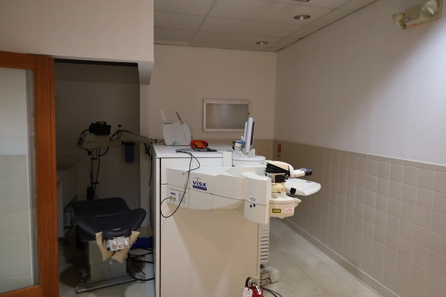 More Photos Of 4820 Okeechobee Blvd, West Palm Beach Medical For Lease