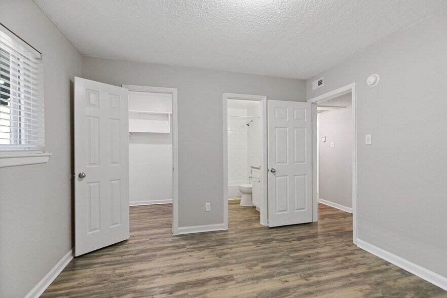 More Photos Of 9707 Timberside Dr, Houston Apartments For Sale