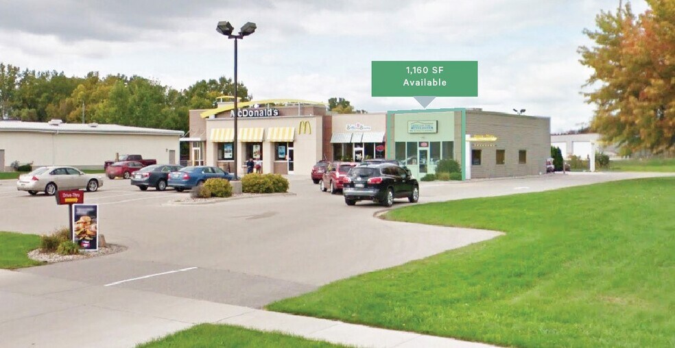 More Photos Of 562 W Ryan St, Brillion General Retail For Lease
