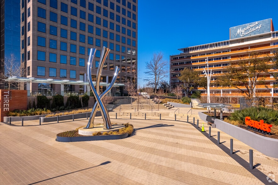 More Photos Of 6688 N Central Expy, Dallas Unknown For Lease