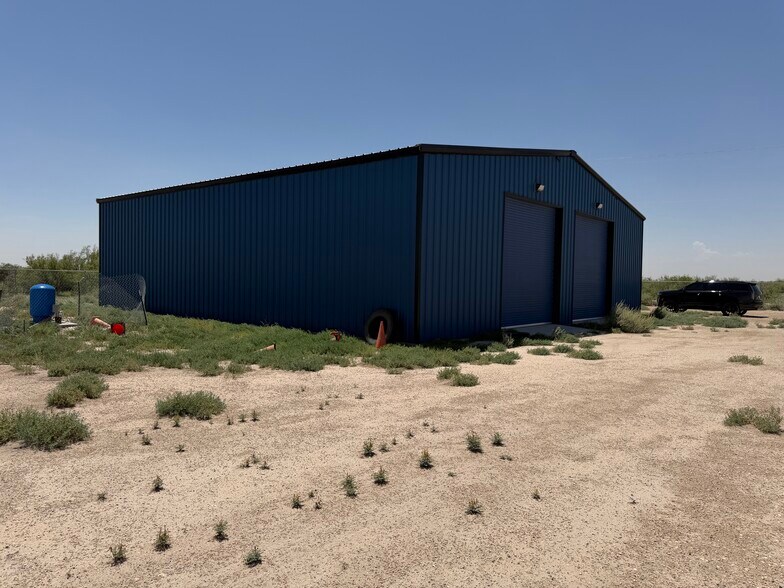 More Photos Of 260 County Road 118, Pecos Warehouse For Lease