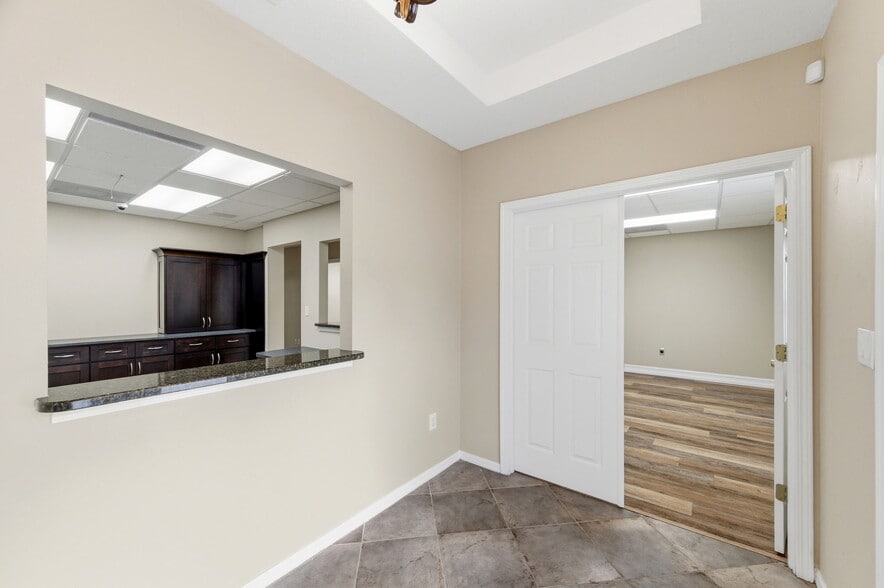 More Photos Of 11373 Country Way Blvd, Tampa Medical For Sale